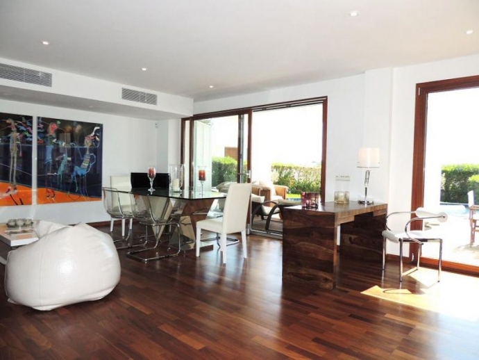 Living / Dining Area