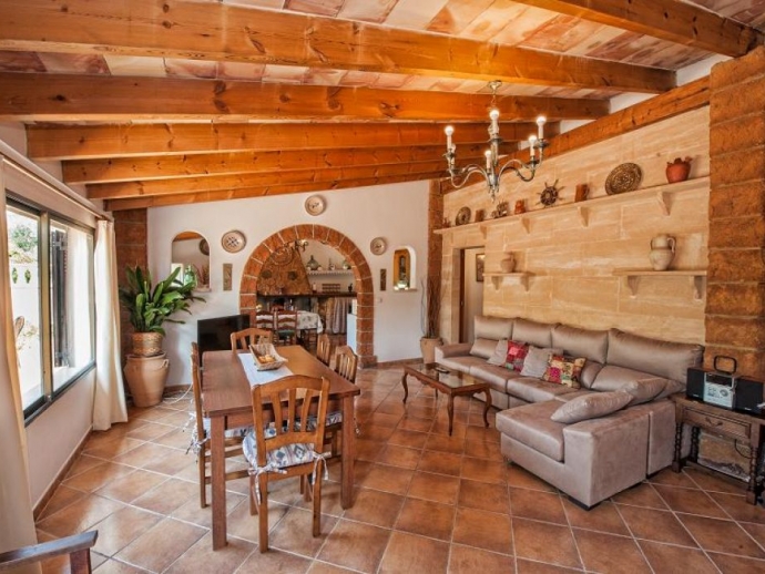 Living / Dining Area