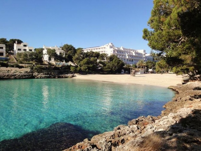 Beach Cala d´Or at only 100m