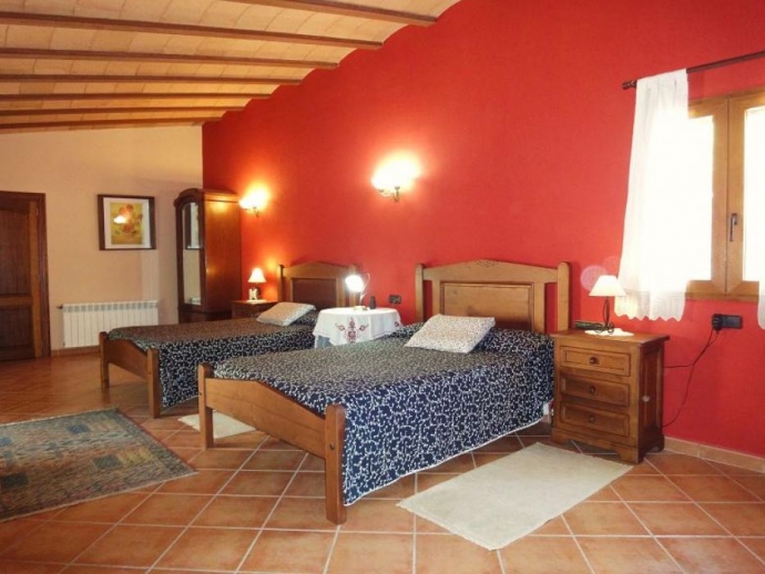 Bedroom 2 double beds